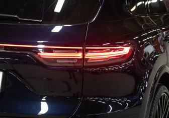 Подержанный автомобиль Porsche Cayenne 2018 года (27 фото)