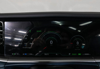 Подержанный автомобиль Voyah Free 2023 года (11 фото)