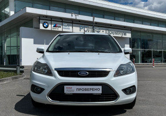 Подержанный автомобиль Ford Focus Sedan 2010 года (2 фото)