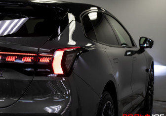 Подержанный автомобиль Zeekr 001 2024 года (35 фото)