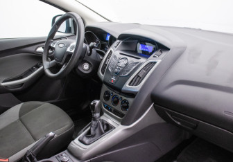 Подержанный автомобиль Ford Focus Hatchback 2011 года (10 фото)