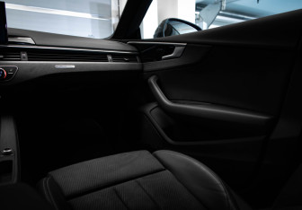 Подержанный автомобиль Audi A5 Liftback 2022 года (25 фото)