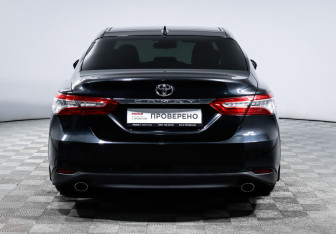 Подержанный автомобиль Toyota Camry Sedan 2023 года (6 фото)