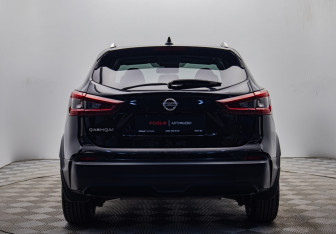 Подержанный автомобиль Nissan Qashqai 2021 года (4 фото)