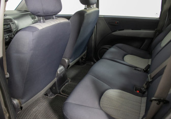 Подержанный автомобиль Hyundai Matrix 2008 года (11 фото)