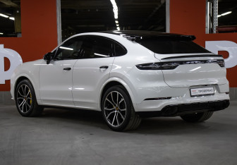 Подержанный автомобиль Porsche Cayenne 2019 года (7 фото)