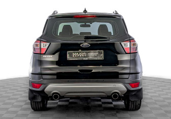 Подержанный автомобиль Ford Kuga 2019 года (6 фото)