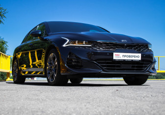 Подержанный автомобиль Kia K5 2021 года (3 фото)