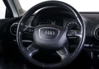 Подержанный автомобиль Audi A3 Hatchback 2013 года (13 фото)