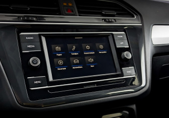 Подержанный автомобиль Volkswagen Tiguan 2021 года (25 фото)