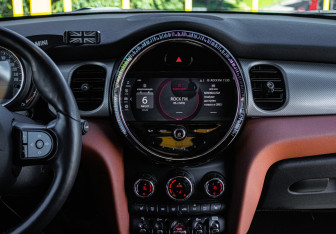 Подержанный автомобиль MINI Hatch 2021 года (11 фото)