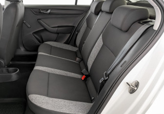 Подержанный автомобиль Skoda Rapid Liftback 2021 года (12 фото)