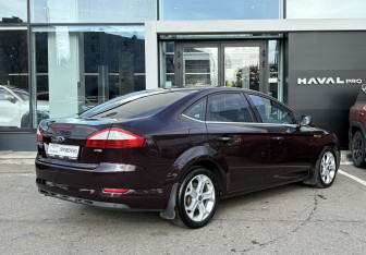 Подержанный автомобиль Ford Mondeo Sedan 2010 года (5 фото)