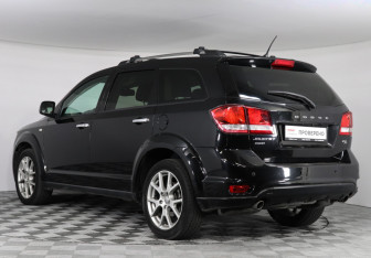 Подержанный автомобиль Dodge Journey 2011 года (7 фото)