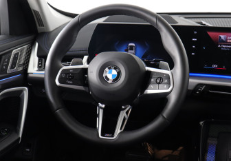 Подержанный автомобиль BMW X1 2024 года (15 фото)