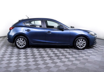 Подержанный автомобиль Mazda 3 Hatchback 2018 года (4 фото)