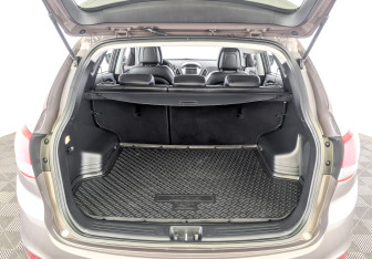 Подержанный автомобиль Hyundai ix35 2012 года (10 фото)