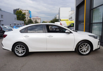 Подержанный автомобиль Kia Cerato Sedan 2019 года (4 фото)
