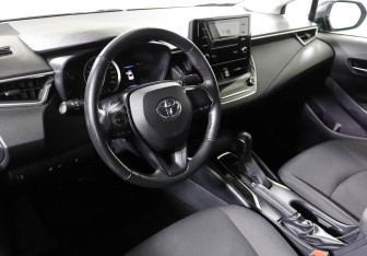 Подержанный автомобиль Toyota Corolla Sedan 2019 года (6 фото)