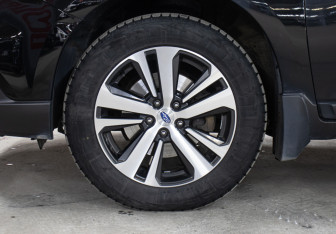 Подержанный автомобиль Subaru Outback Wagon 2018 года (25 фото)