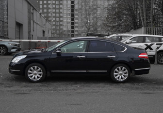Подержанный автомобиль Nissan Teana 2010 года (8 фото)