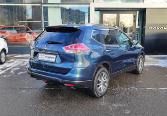 Подержанный автомобиль Nissan X-Trail 2017 года (5 фото)