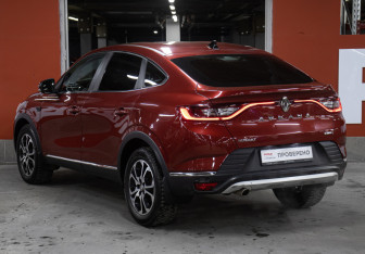 Подержанный автомобиль Renault Arkana 2019 года (7 фото)