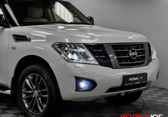 Подержанный автомобиль Nissan Patrol 2014 года (23 фото)