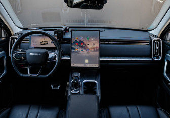 Подержанный автомобиль Jaecoo J7 2023 года (24 фото)