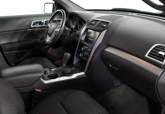 Подержанный автомобиль Ford Explorer 2013 года (6 фото)