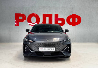 Подержанный автомобиль Changan UNI-V 2023 года (2 фото)