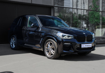 Подержанный автомобиль BMW X3 2019 года (3 фото)