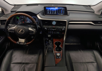 Подержанный автомобиль Lexus RX 2021 года (20 фото)