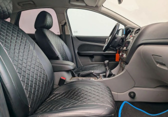 Подержанный автомобиль Ford Focus Sedan 2008 года (10 фото)