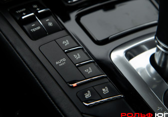 Подержанный автомобиль Porsche Cayenne 2013 года (16 фото)