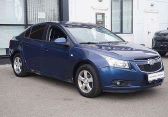 Подержанный автомобиль Chevrolet Cruze Sedan 2010 года (3 фото)