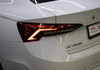 Подержанный автомобиль Skoda Octavia Liftback 2020 года (20 фото)