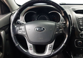 Подержанный автомобиль Kia Sorento 2018 года (16 фото)