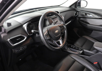 Подержанный автомобиль Chevrolet TrailBlazer 2021 года (9 фото)