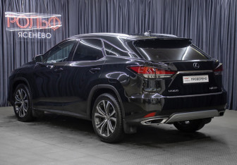 Подержанный автомобиль Lexus RX 2020 года (7 фото)