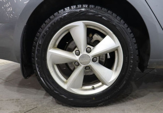 Подержанный автомобиль Skoda Octavia Liftback 2016 года (9 фото)