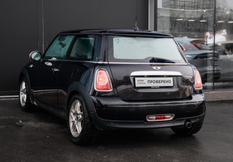 Подержанный автомобиль MINI Hatch 2013 года (6 фото)