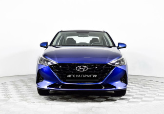 Подержанный автомобиль Hyundai Solaris Sedan 2022 года (2 фото)