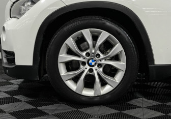 Подержанный автомобиль BMW X1 2013 года (8 фото)