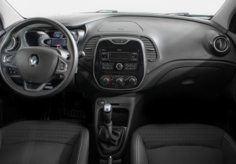 Подержанный автомобиль Renault Kaptur 2018 года (11 фото)