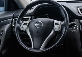 Подержанный автомобиль Nissan X-Trail 2015 года (15 фото)