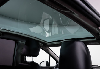 Подержанный автомобиль Peugeot 308 Hatchback 2012 года (16 фото)