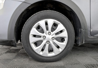 Подержанный автомобиль Kia Rio Hatchback 2021 года (18 фото)