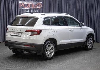 Подержанный автомобиль Skoda Karoq 2020 года (5 фото)