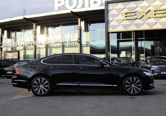Подержанный автомобиль Volvo S90 2021 года (4 фото)